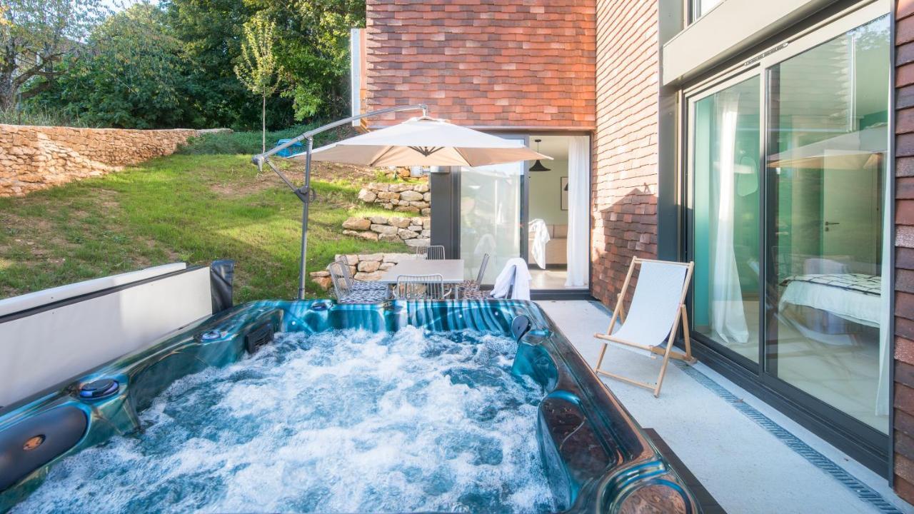 Cote Jardin Avec Jacuzzi Privatif Et Parking Prive Διαμέρισμα Sarlat-la-Caneda Εξωτερικό φωτογραφία